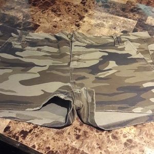 Express low rise NWT camo shorts